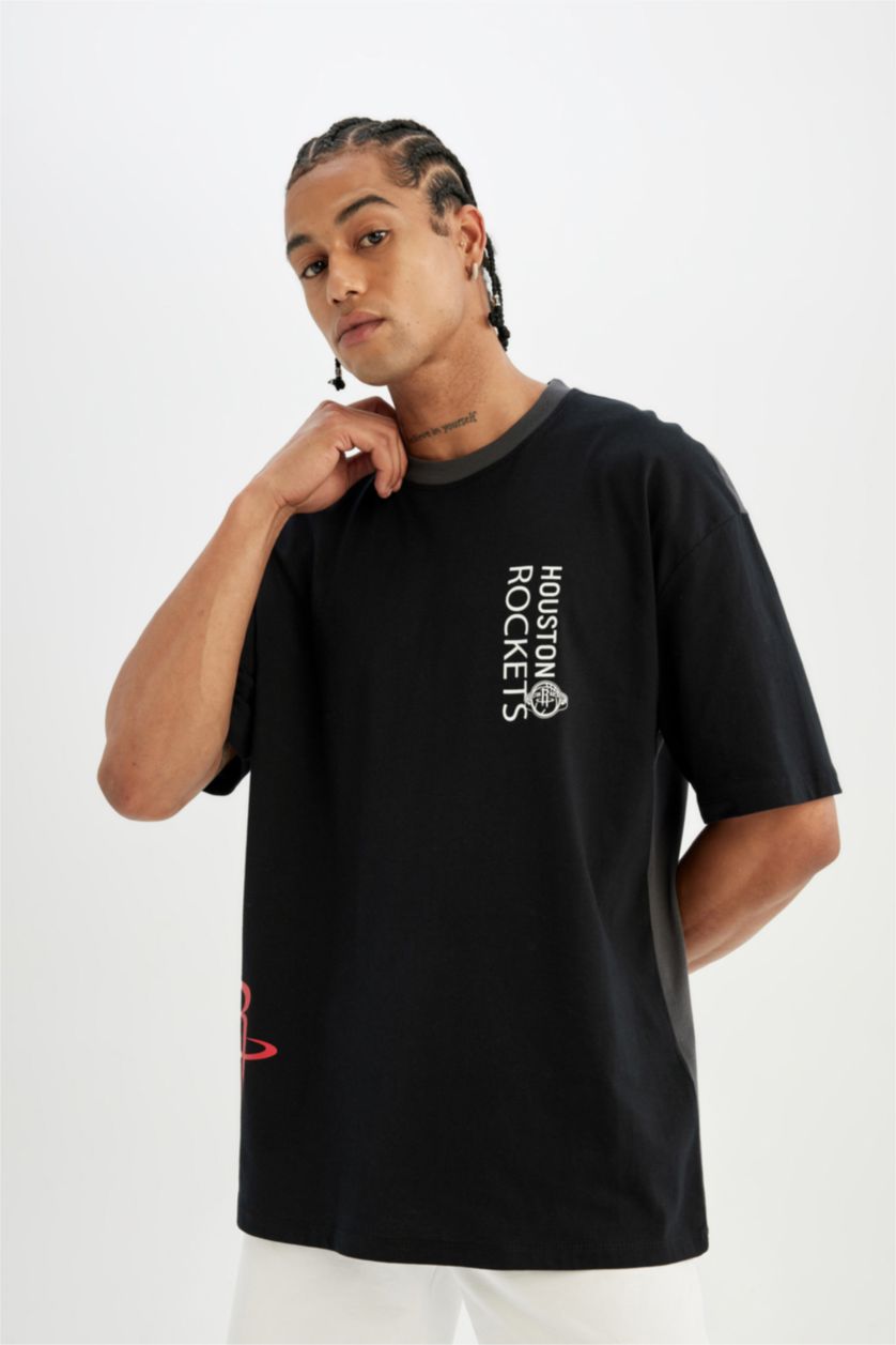 MAN Black Short Sleeve T-Shirt