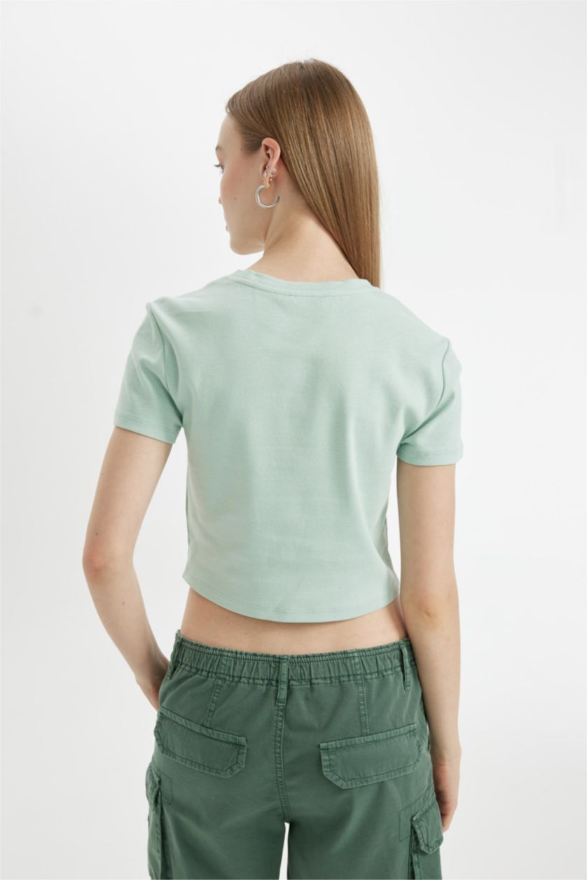 حريمي نعناع تيشيرت نص كم بيزك سليم فيت مضلع