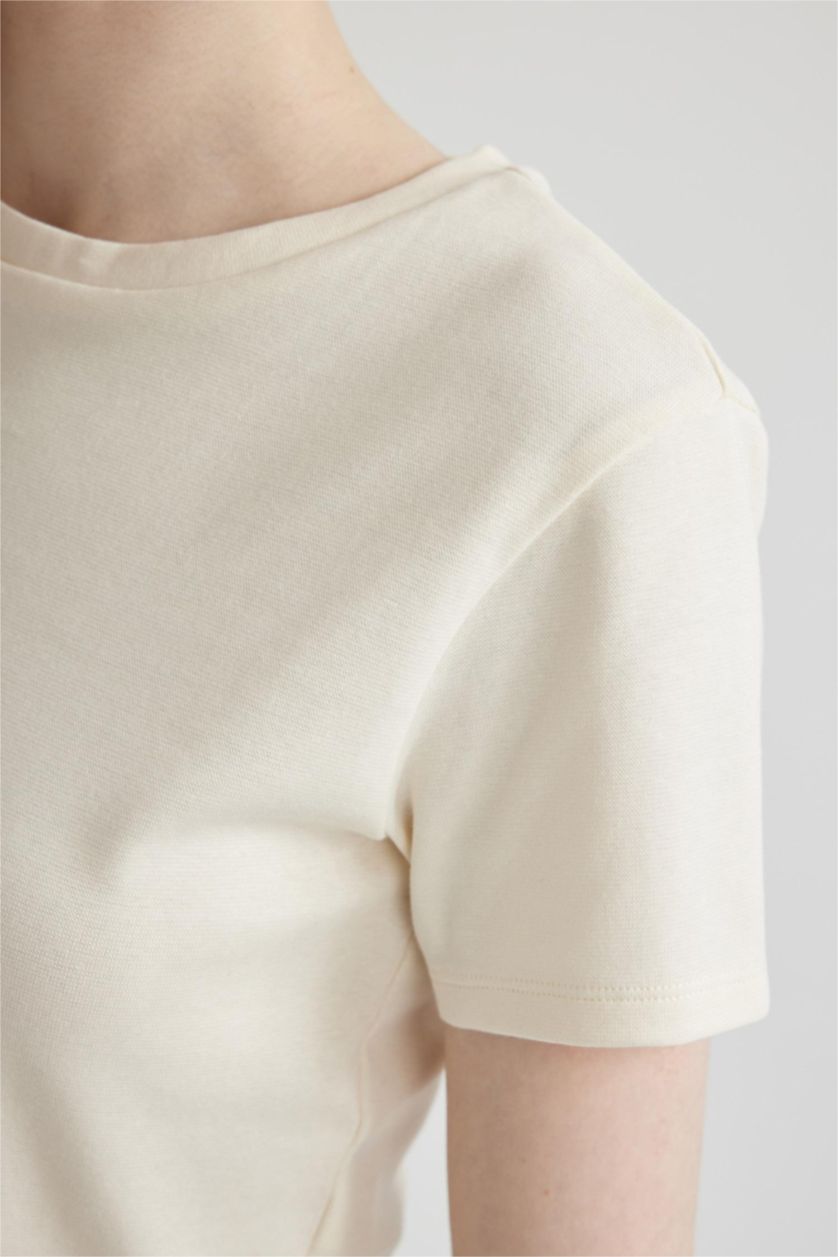 Woman White Slim Fit Ribana Short Sleeve T-Shirt