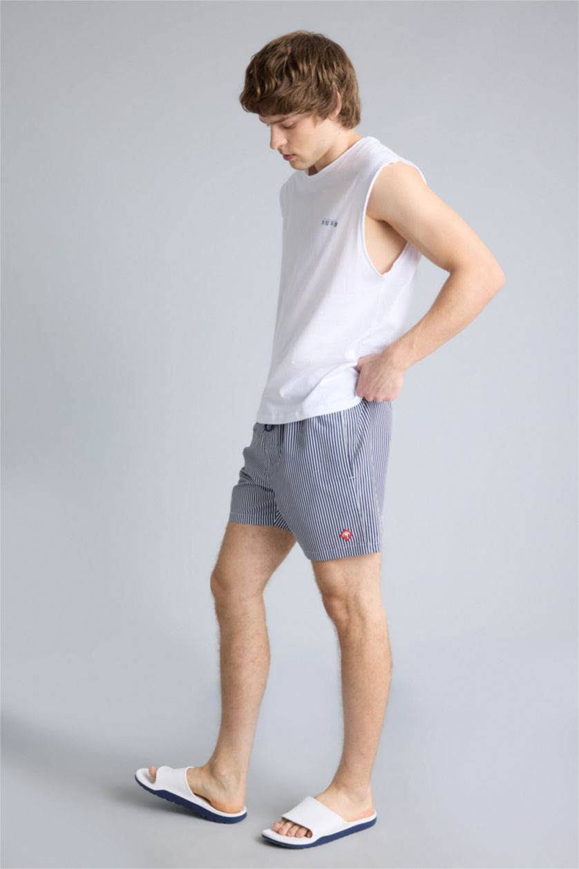 Erkek Lacivert Çizgili File Astarlı Kısa Boy Deniz Şortu
