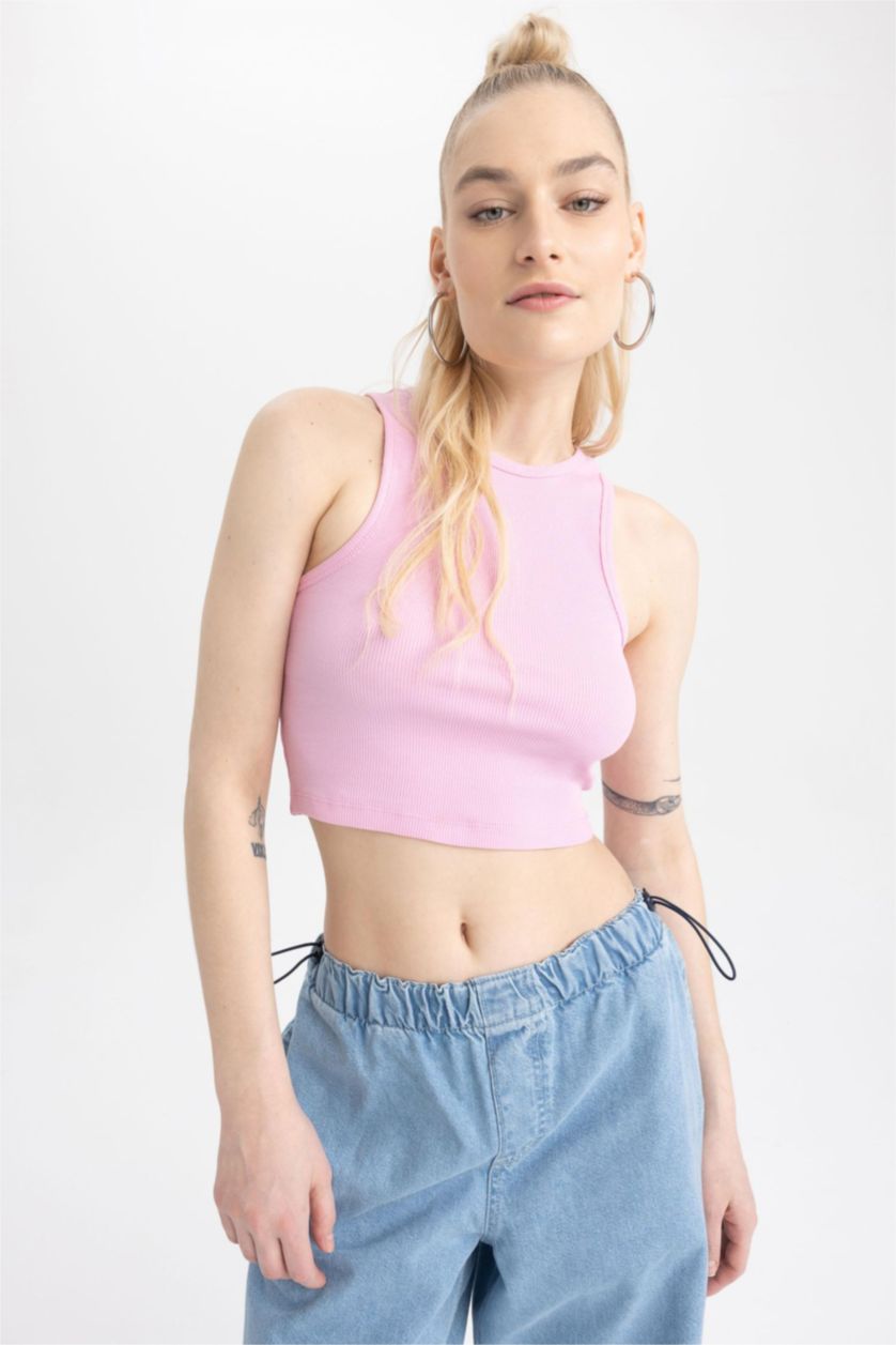 Woman Light Pink Slim Fit Camisole Halter Collar Tank Top