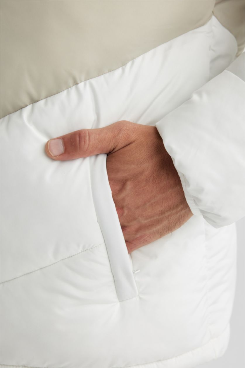 Мужчины Белый Дутая куртка стандартного кроя с капюшоном