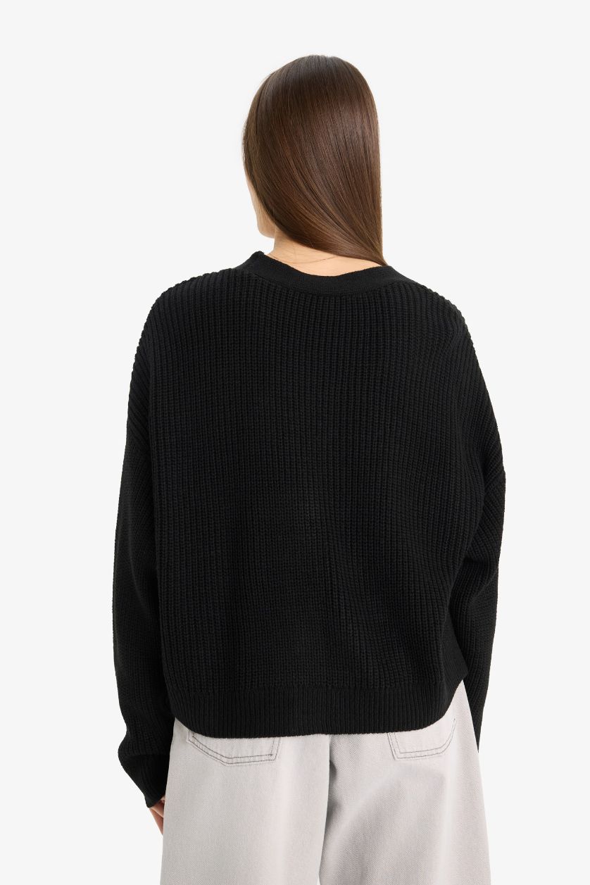 WOMAN Black Regular Fit V-Neck Buttoned Knitwear Cardigan