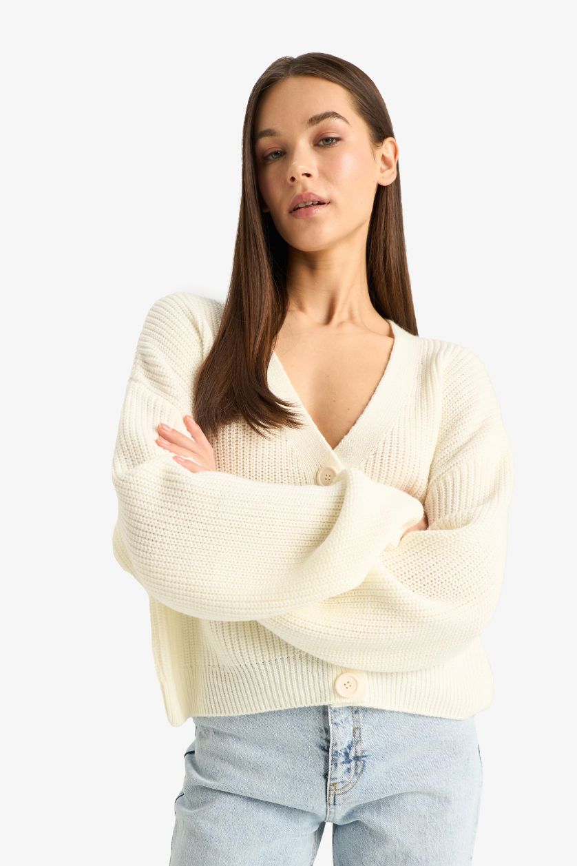 Kadın Ekru Regular Fit V Yaka Düğmeli Triko Hırka