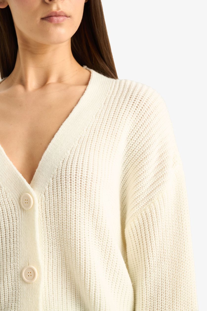 Kadın Ekru Regular Fit V Yaka Düğmeli Triko Hırka