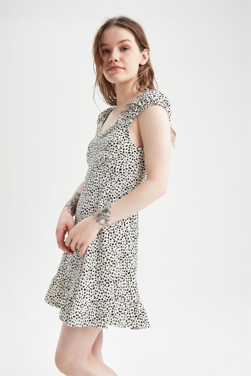 نساء أبيض فستان صوف بأكمام قصيرة قصير مطبوع بقصة A بياقة قلب Coool