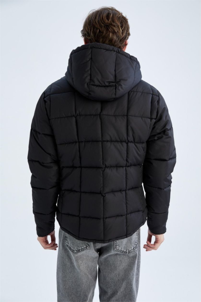 رجالي أسود جاكيت نفخ بقصة عادية مقاوم للماء بغطاء للرأس