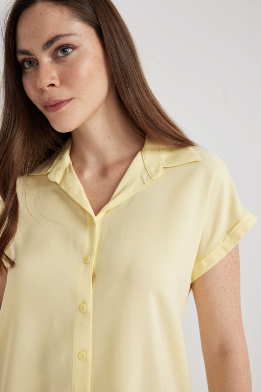 نساء أصفر فاتح قميص نص ردن قصة عادية