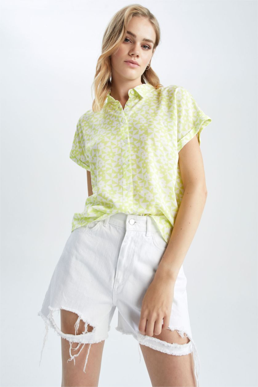 FEMME Vert Clair Chemise en viscose à manches courtes imprimée à coupe régulière