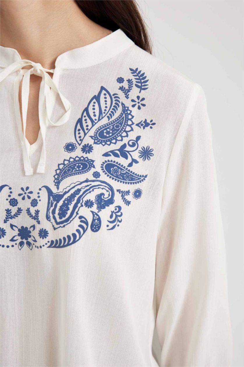 FEMME Blanc Chemisier traditionnel à manches longues en tissu froissé coupe classique