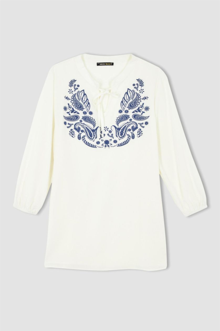 FEMME Blanc Chemisier traditionnel à manches longues en tissu froissé coupe classique