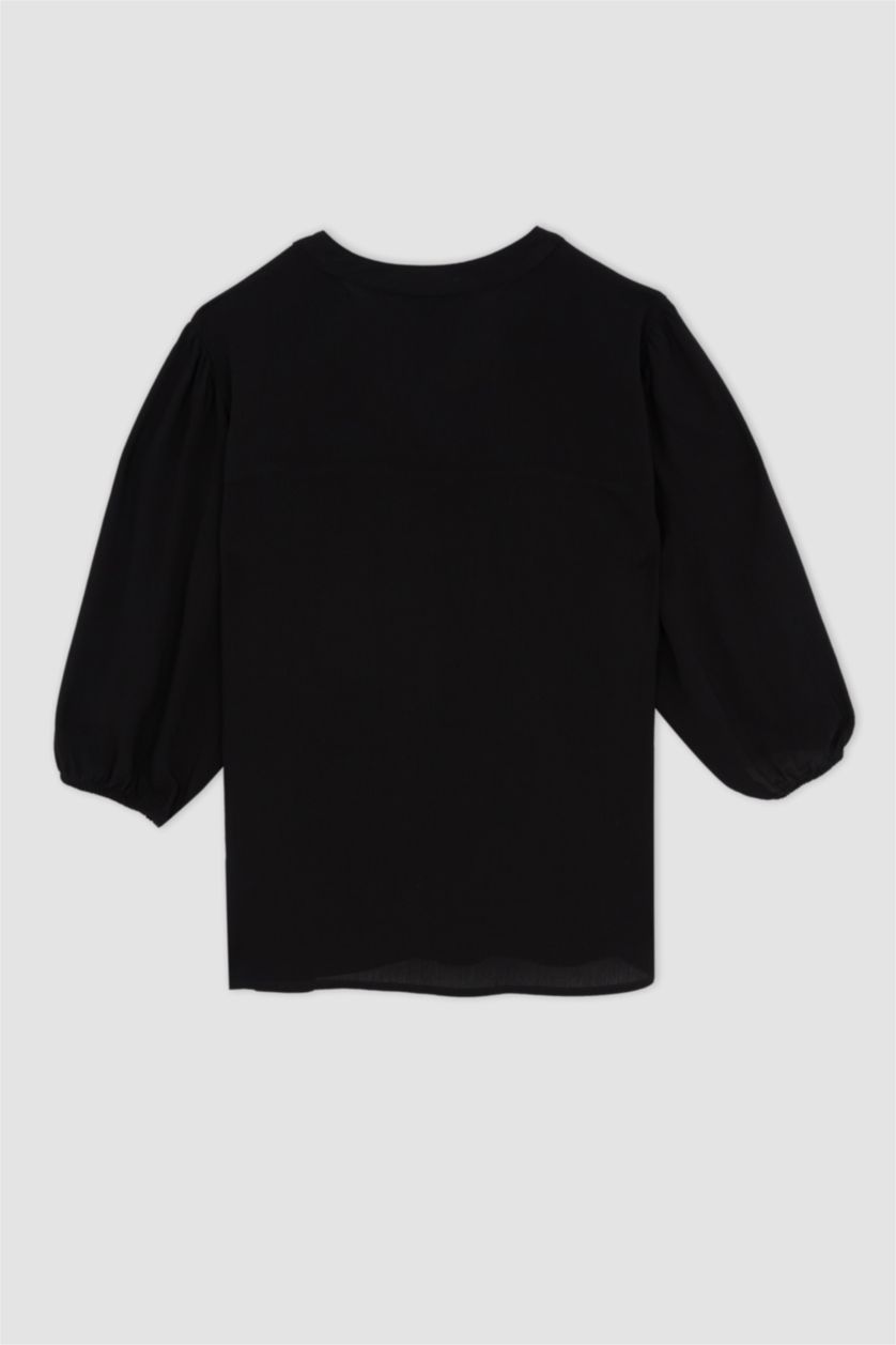 Kadın Siyah V Yaka Pile Detaylı Yarım Kollu Bluz