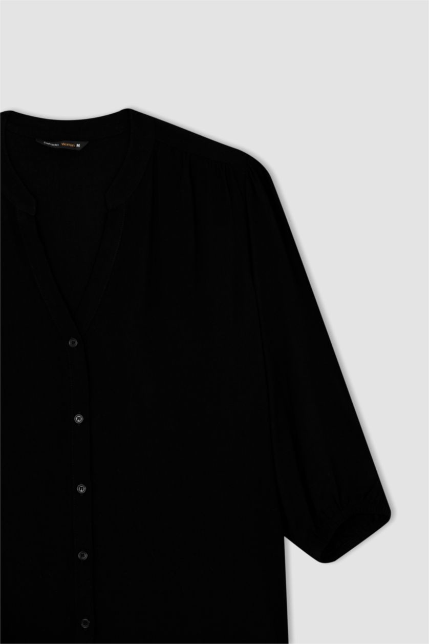 Kadın Siyah V Yaka Pile Detaylı Yarım Kollu Bluz