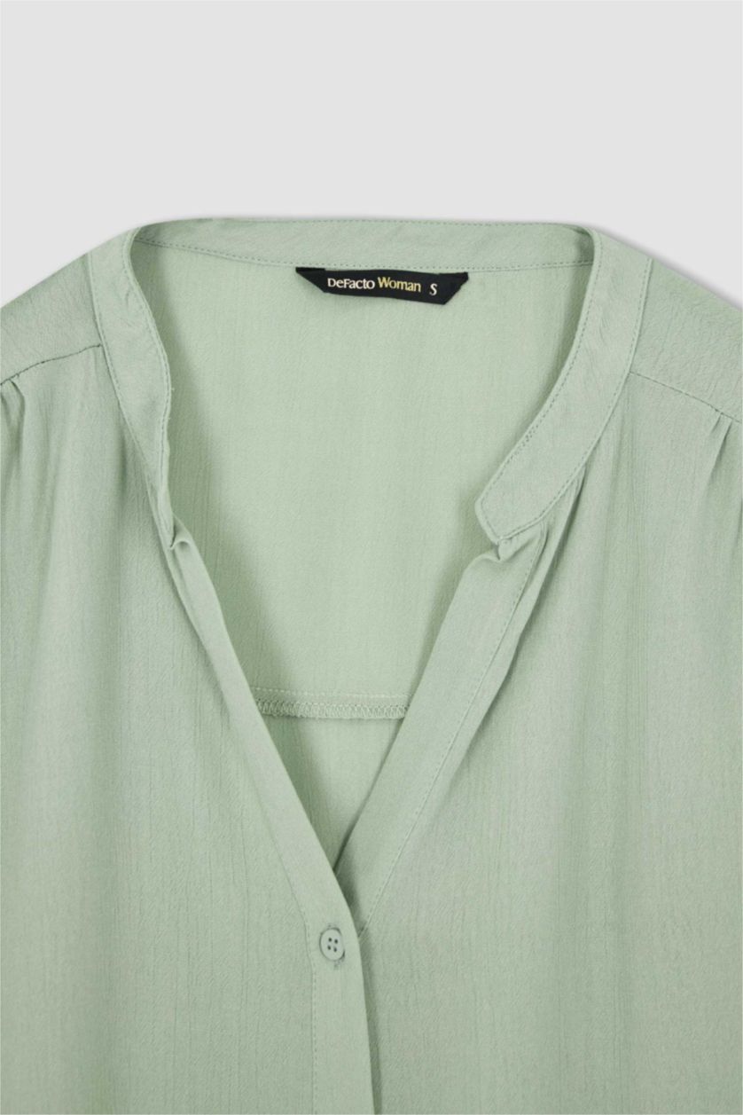 Kadın Açık Yeşil V Yaka Pile Detaylı Yarım Kollu Bluz