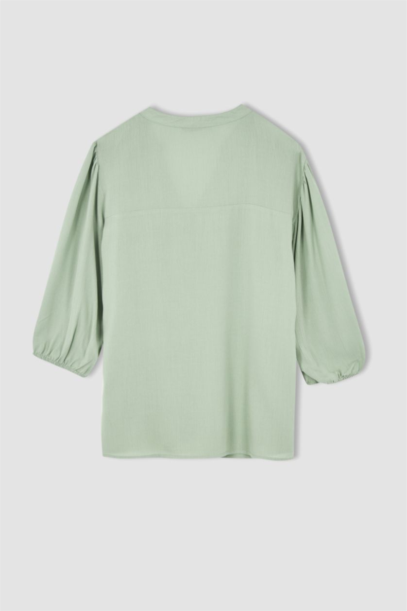 Kadın Açık Yeşil V Yaka Pile Detaylı Yarım Kollu Bluz