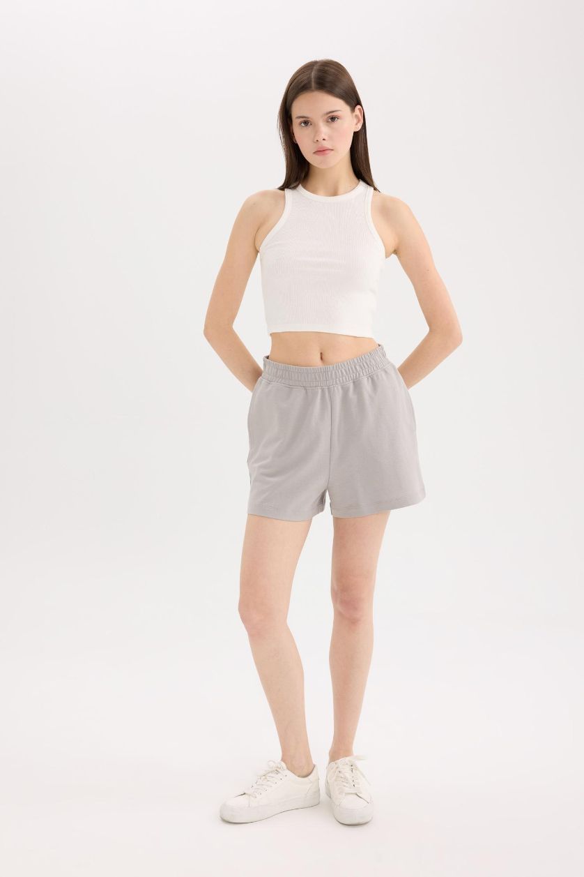 Woman Grey Straight Leg Flexible Waist Shorts