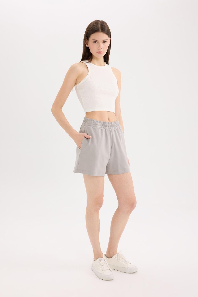 Woman Grey Straight Leg Flexible Waist Shorts