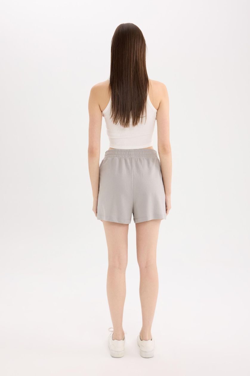 Woman Grey Straight Leg Flexible Waist Shorts