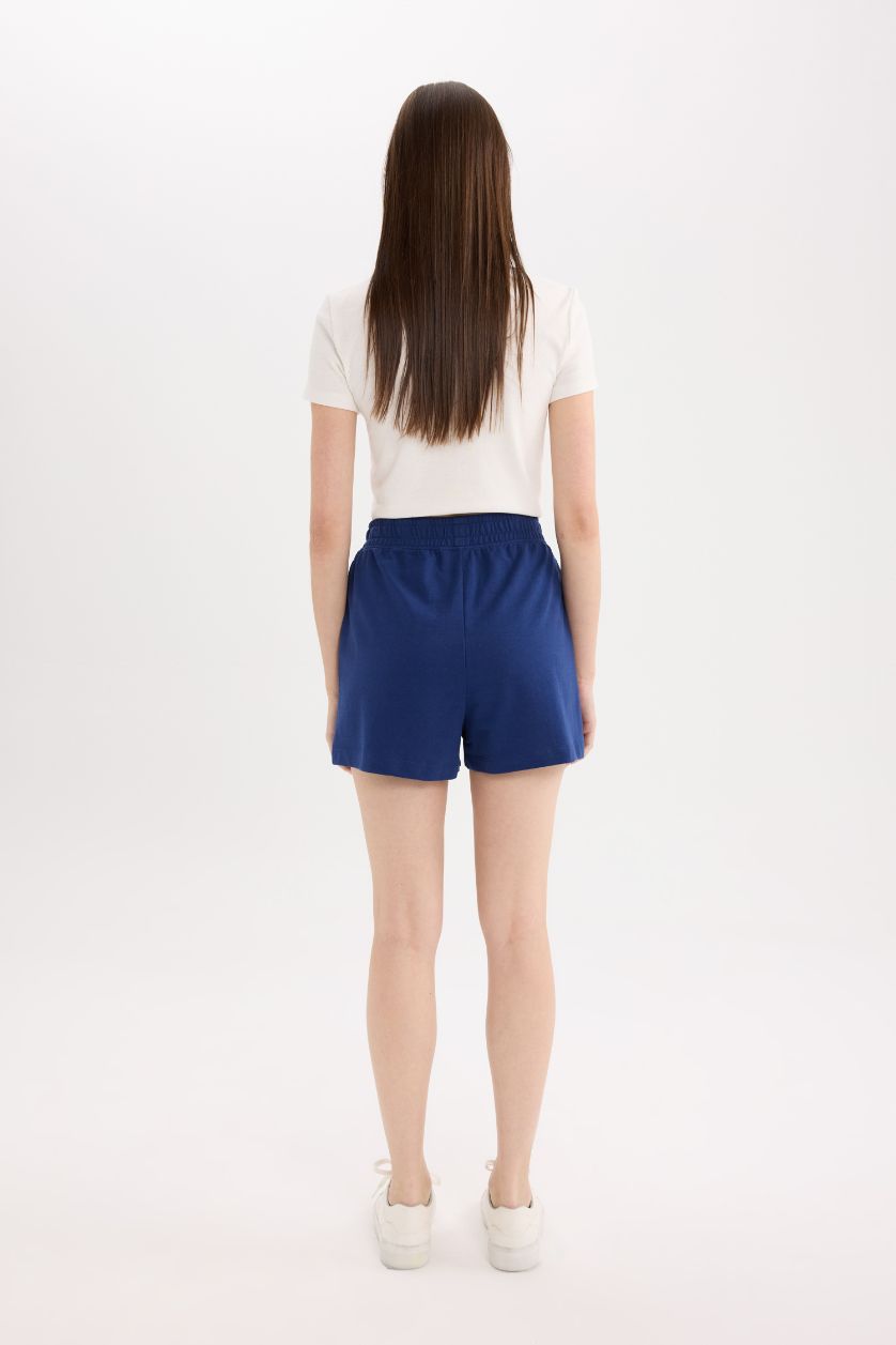 Woman NAVY Regular Hem Shorts