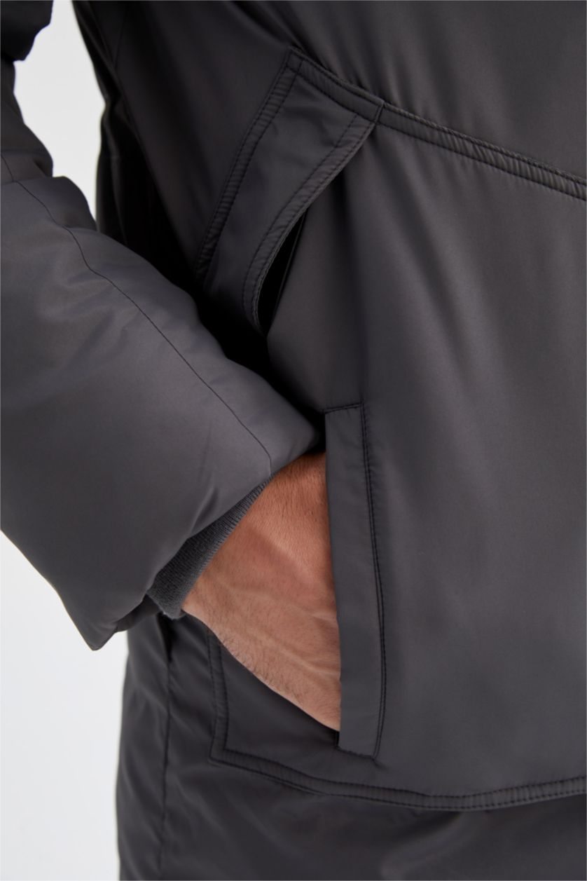 Erkek Antrasit Oversize Fit Kapüşonlu Rüzgar Geçirmez Warmtech Isı Yalıtımlı Su Geçirmez Kalın Mont