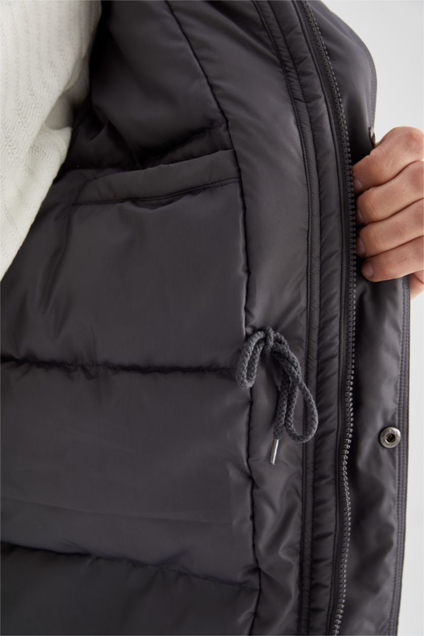 Erkek Antrasit Oversize Fit Kapüşonlu Rüzgar Geçirmez Warmtech Isı Yalıtımlı Su Geçirmez Kalın Mont