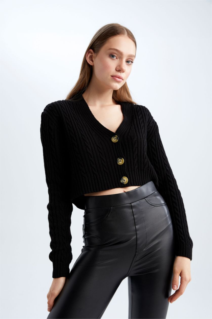 FEMME Noir Regular Fit Cardigan