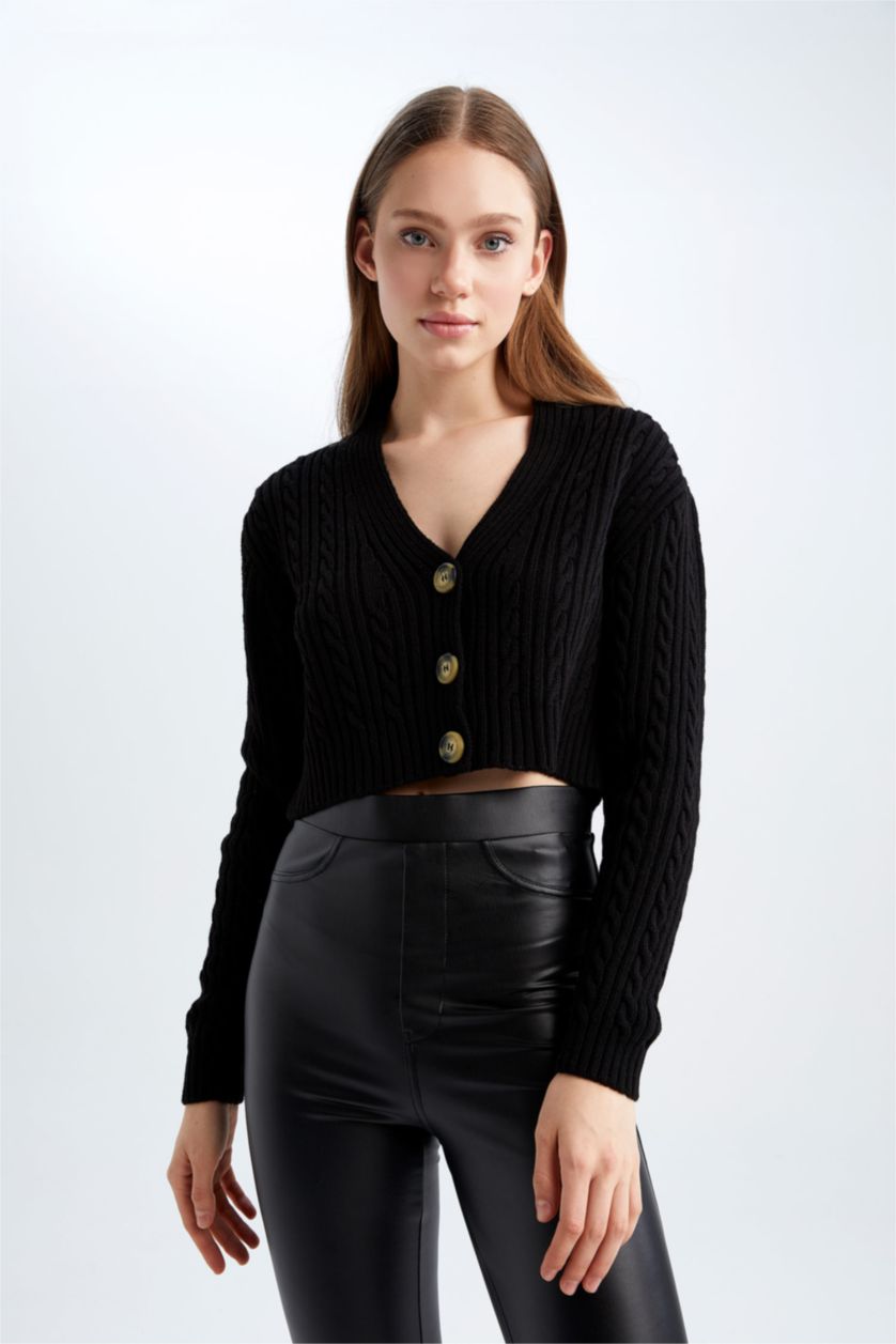 FEMME Noir Regular Fit Cardigan