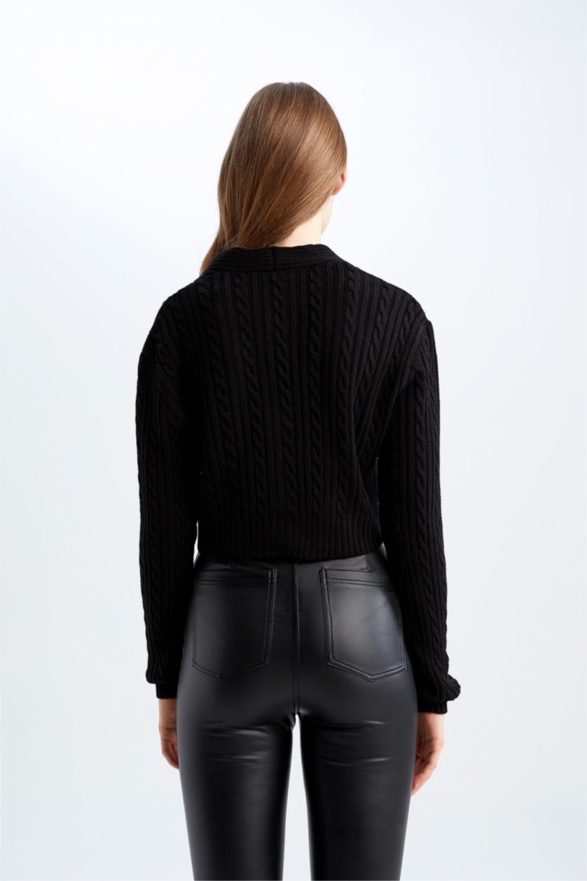 FEMME Noir Regular Fit Cardigan