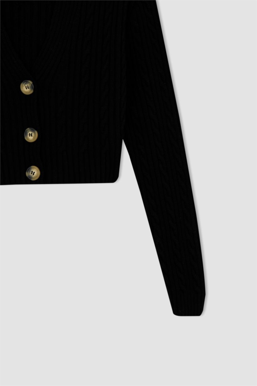 FEMME Noir Regular Fit Cardigan