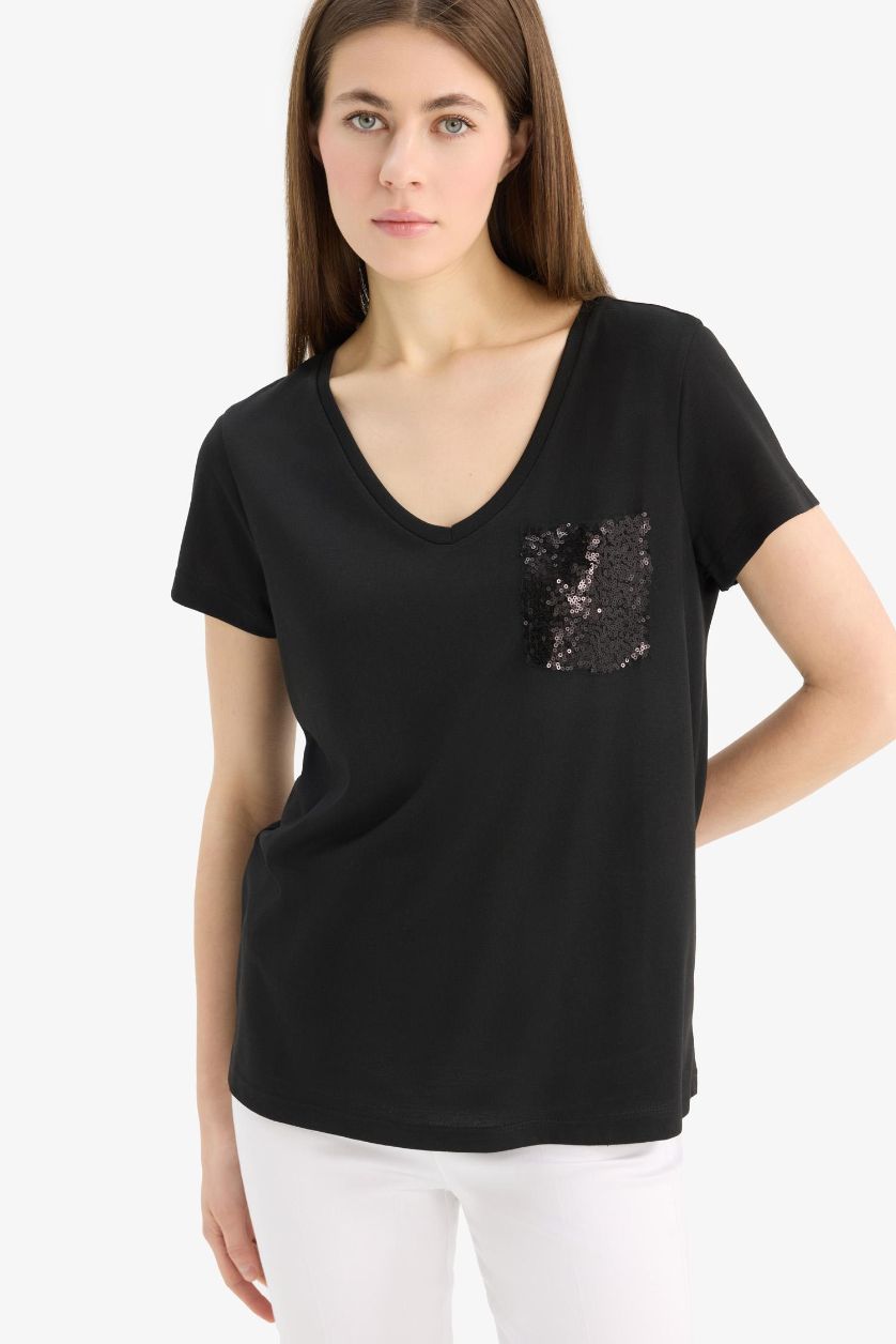 نساء أسود تيشيرت نص كم قصة عادية برقبة V و جيب