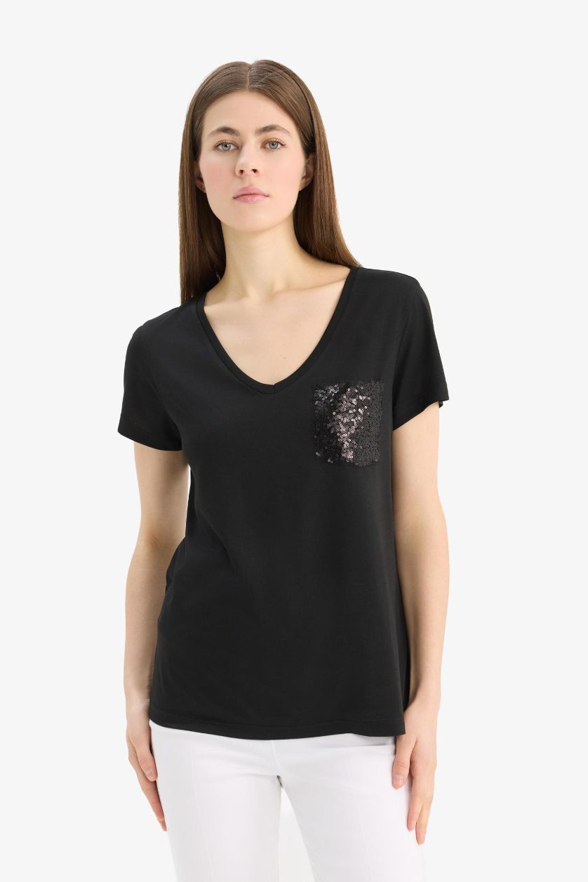 نساء أسود تيشيرت نص كم قصة عادية برقبة V و جيب