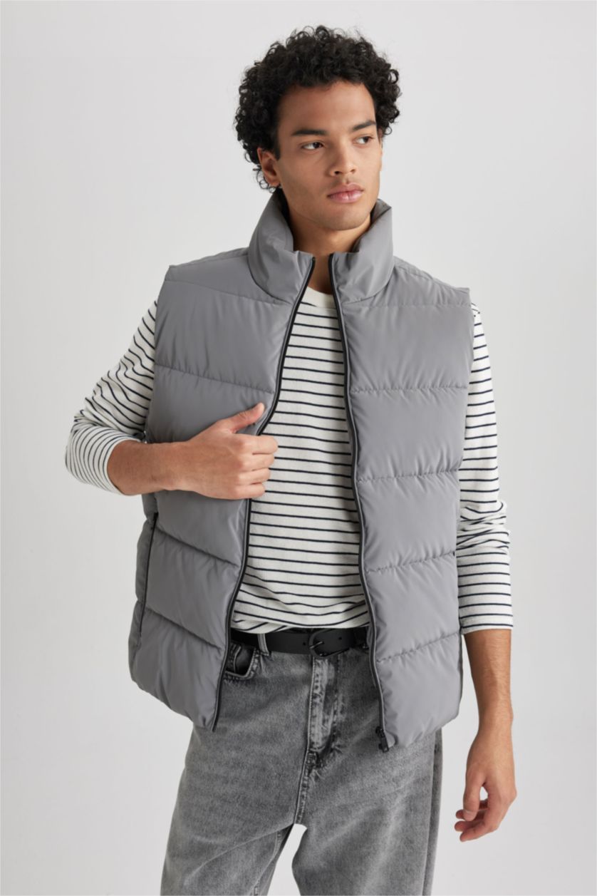 MAN Light Grey Vest