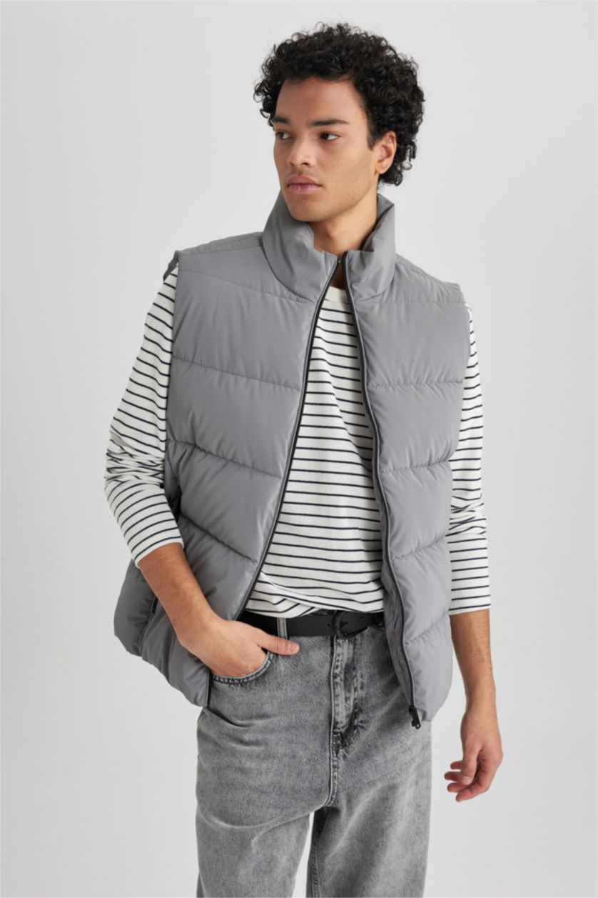 MAN Light Grey Vest