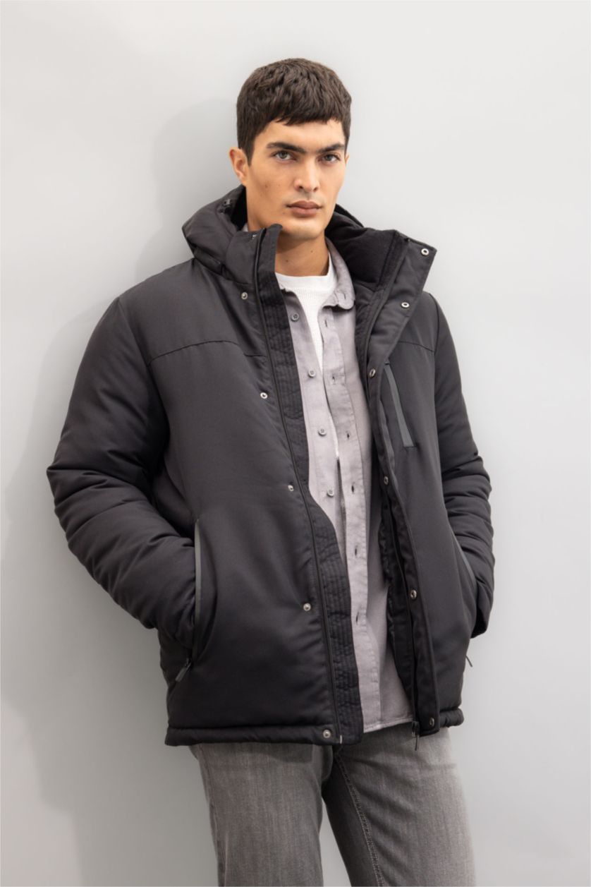 Men Black Zipper Puffer Jacket