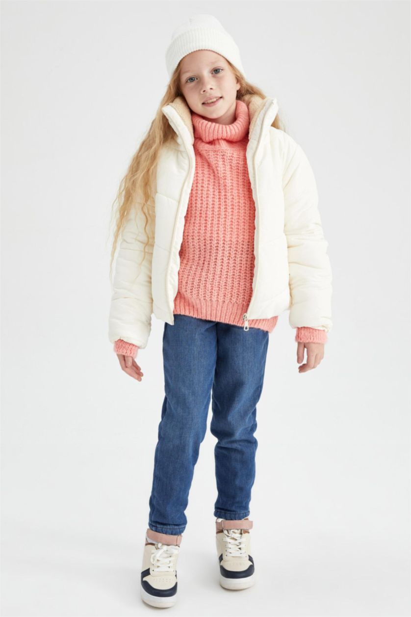 Kız Çocuk - Genç Kız Bej Kız Çocuk Dik Yaka Pelüş Astarlı Puffer Mont