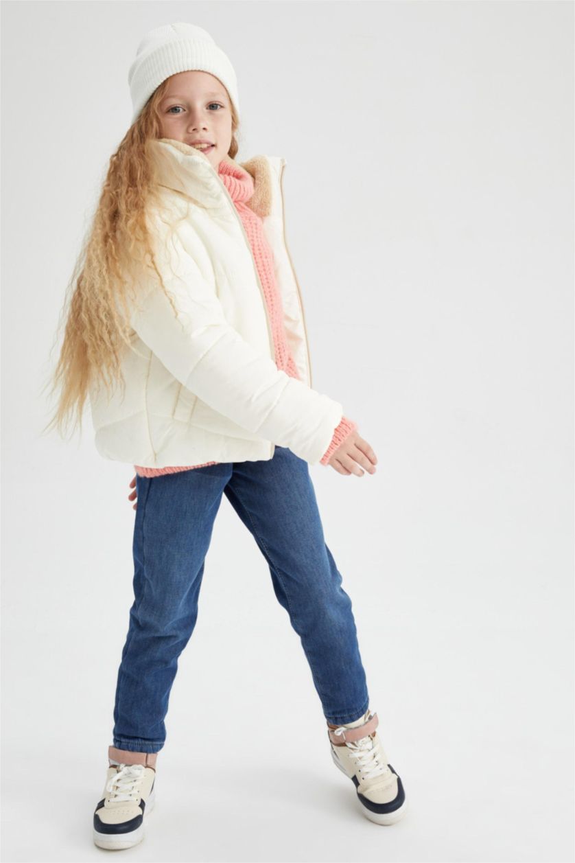 Kız Çocuk - Genç Kız Bej Kız Çocuk Dik Yaka Pelüş Astarlı Puffer Mont