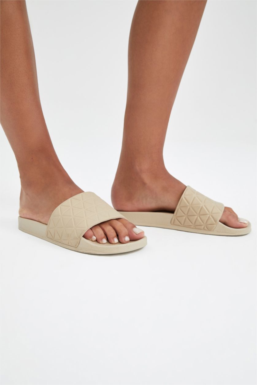 نساء بيج شبشب نسائي منقوش