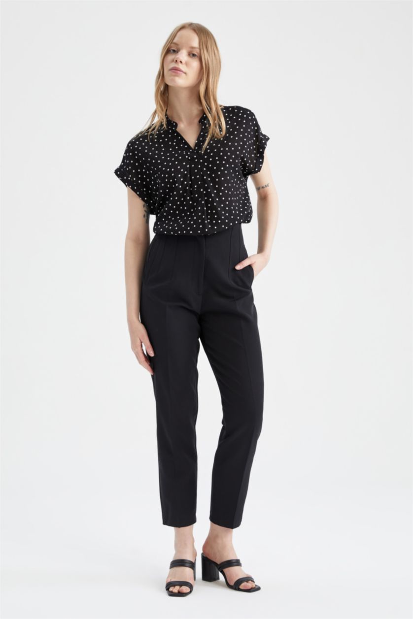 FEMME Noir Chemisier à manches courtes et motifs à pois coupe classique