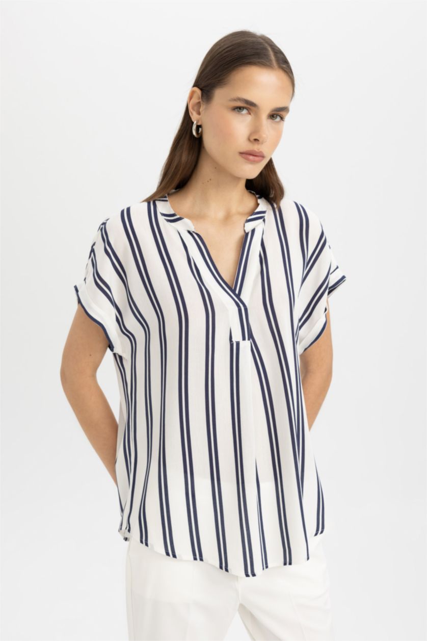 Woman NAVY Regular Fit Crew Neck Short Sleeve Blouse