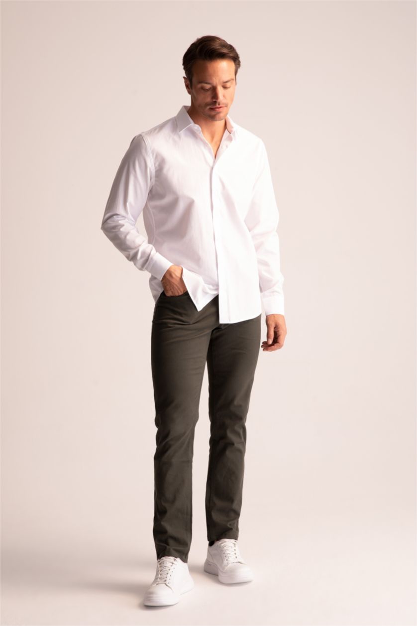 Мужчины Хаки Брюки чинос стандартного кроя