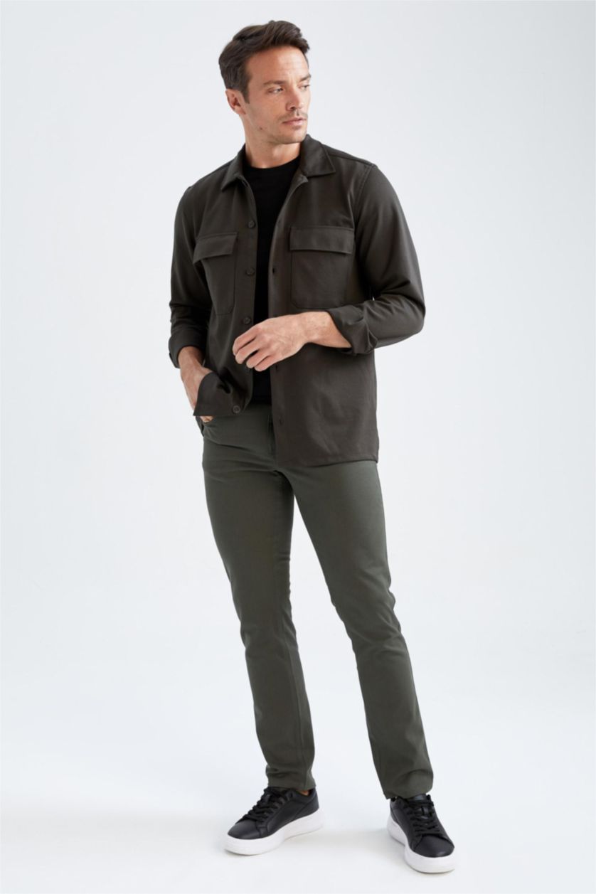 Мужчины Хаки Брюки чинос стандартного кроя