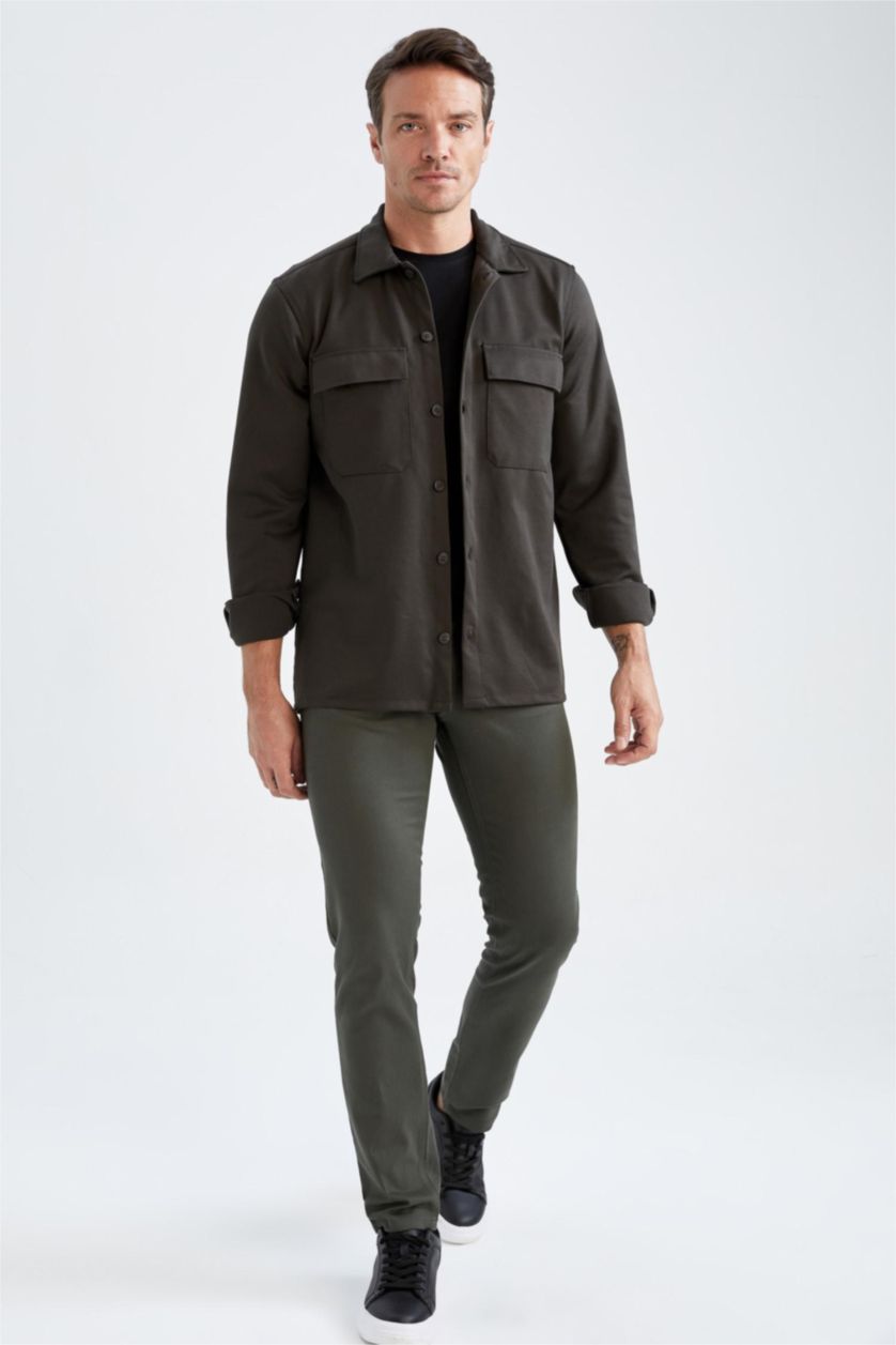 Мужчины Хаки Брюки чинос стандартного кроя