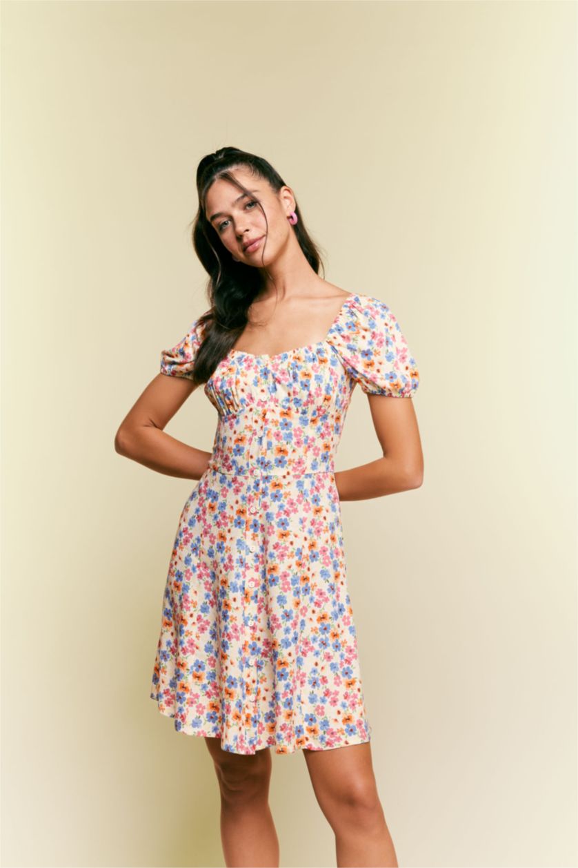 FEMME Blanc Mini Robe à Manches Courtes imprimée à col en forme de cœur