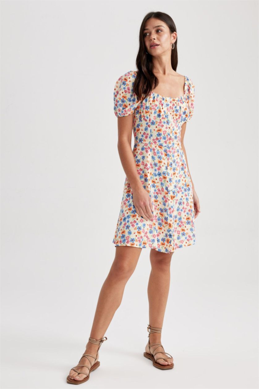 FEMME Blanc Mini Robe à Manches Courtes imprimée à col en forme de cœur