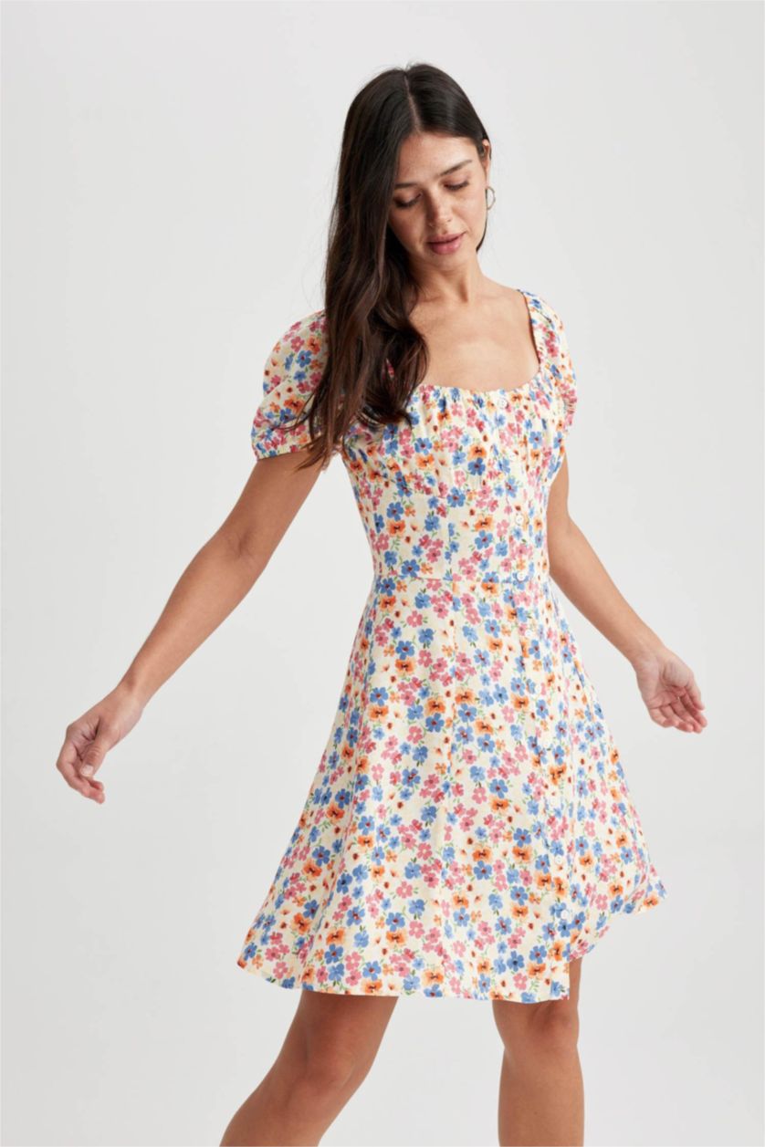 FEMME Blanc Mini Robe à Manches Courtes imprimée à col en forme de cœur