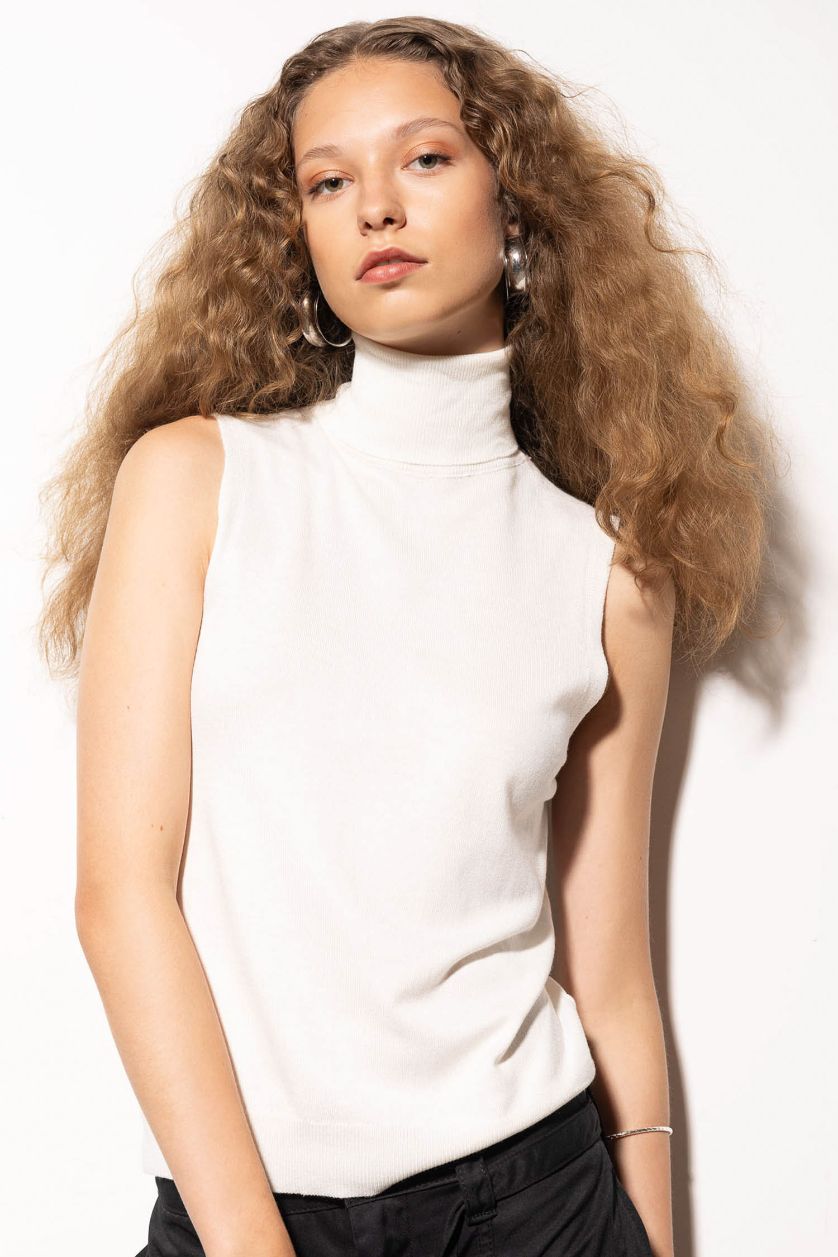 Kadın Ekru Regular Fit Balıkçı Yaka Kolsuz Basic Düz Triko Kazak