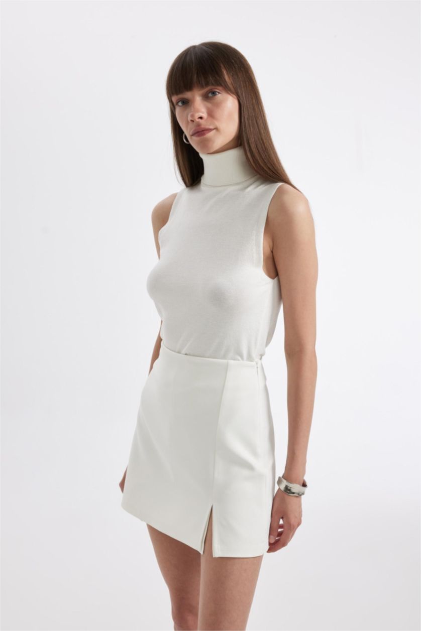 Kadın Ekru Regular Fit Balıkçı Yaka Kolsuz Basic Düz Triko Kazak