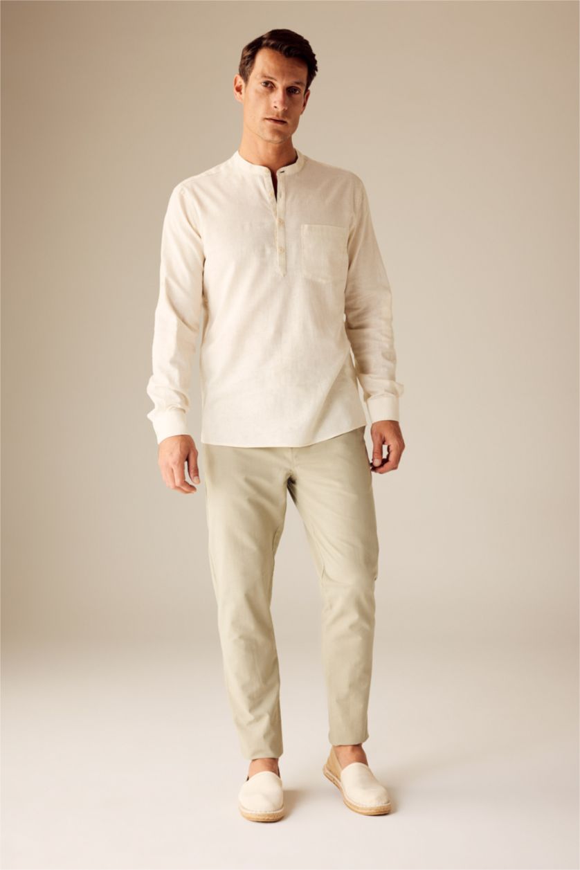 HOMME Sade Ekru Chemises à manches longues Coupe slim raccourcie Col montant