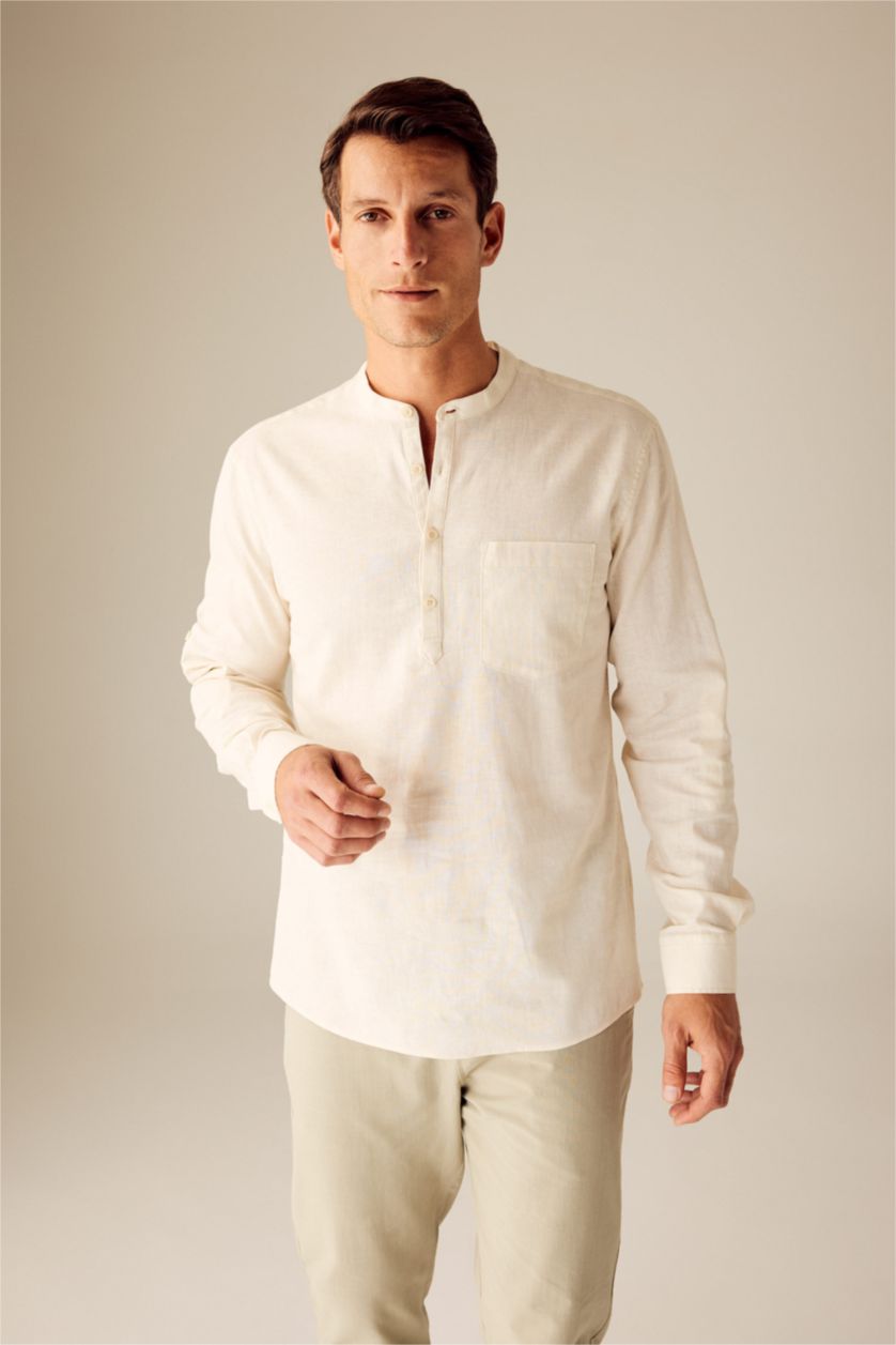 HOMME Sade Ekru Chemises à manches longues Coupe slim raccourcie Col montant