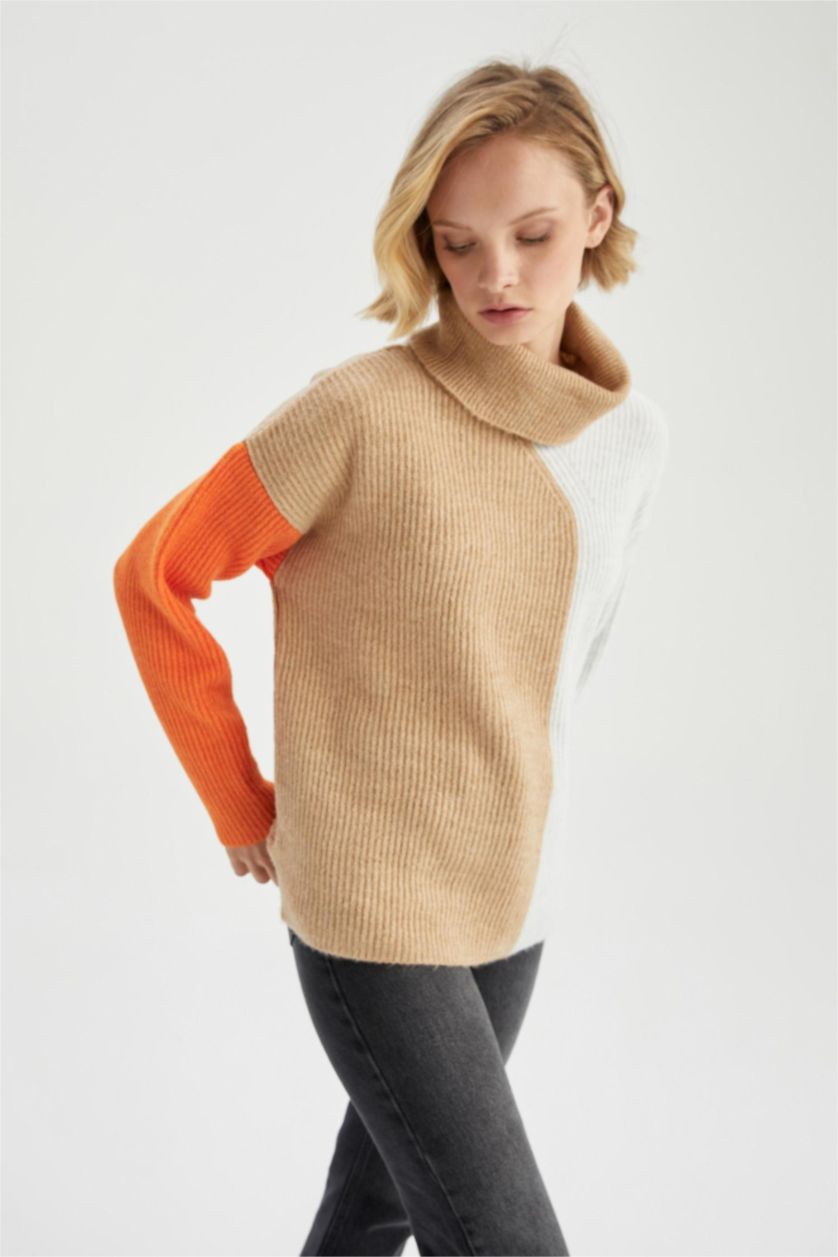 WOMAN Beige Geometric Color Block Turtleneck Oversize Fit Extra Soft Knitwear Tunic